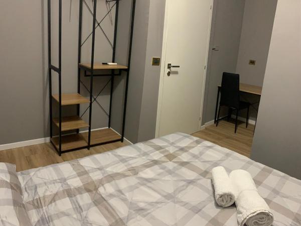 Riva Reno 4 Rooms : photo 5 de la chambre chambre double avec balcon et salle de bains privative externe