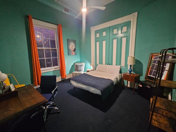 Gaslamp Hostel : photo 3 de la chambre chambre double avec salle de bains commune