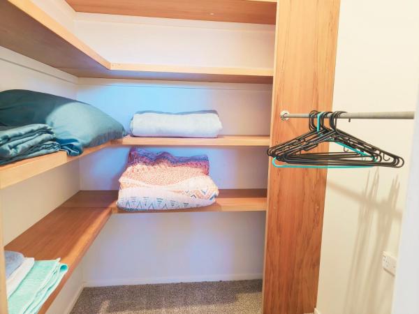 Sunny Cosy Rooms in Auckland Nice Garden Bush View : photo 9 de la chambre chambre familiale avec salle de bains privative