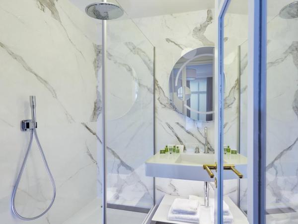 Holiday Inn Paris - Gare de Lyon Bastille, an IHG Hotel : photo 6 de la chambre chambre d'angle lit king-size