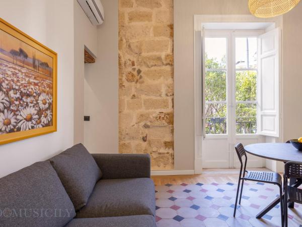 Real Tenuta Apartments By Domus Sicily : photo 2 de la chambre appartement avec balcon