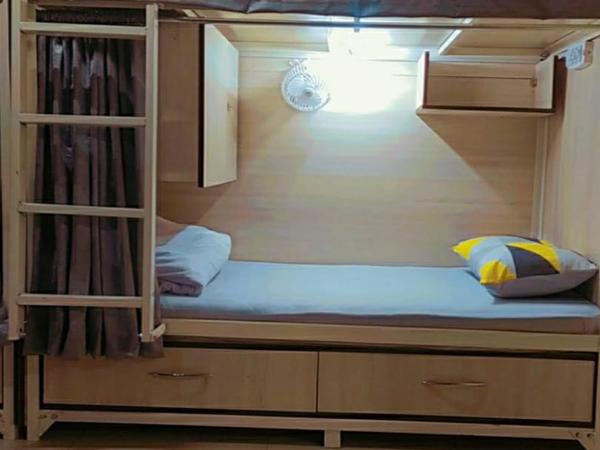 Abuzz Oxfordcaps ShahpurJaat Delhi : photo 3 de la chambre lit superposé dans dortoir pour femmes 