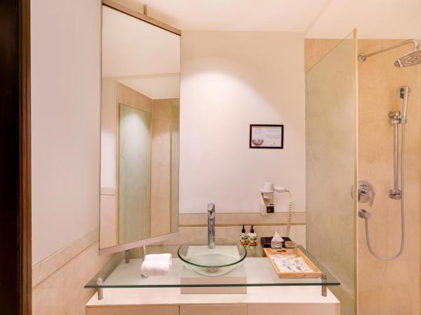 Lemon Tree Premier 2, Gurugram : photo 2 de la chambre premier king or twin room with 1+1 (happy hours from 5 pm to 9 pm) and 2 pcs of laundry complimentary per room per stay