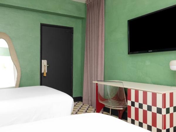 Crest Hotel Suites : photo 7 de la chambre chambre double