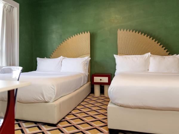 Crest Hotel Suites : photo 2 de la chambre chambre double