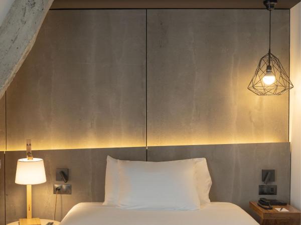 Hotel Tayko Bilbao : photo 2 de la chambre chambre simple avec balcon – vue sur rivière