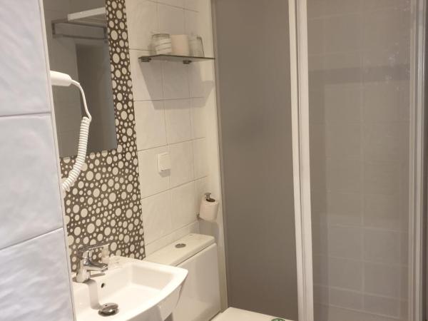 Hotel y Apartamentos Doña Lola : photo 5 de la chambre chambre double Économique