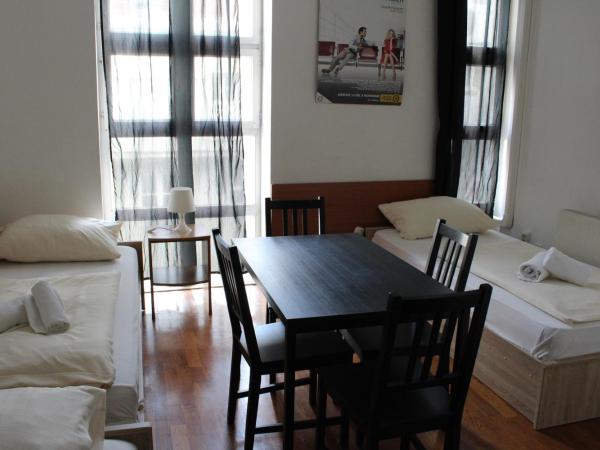 Broadway City Guesthouse : photo 3 de la chambre chambre familiale