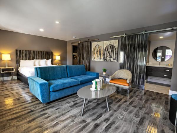 Oasis at Gold Spike : photo 5 de la chambre suite lit king-size au bord de la piscine