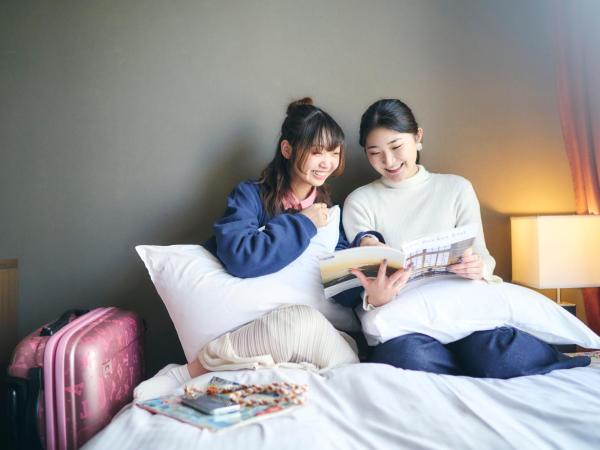 &AND HOSTEL SHINSAIBASHI EAST : photo 9 de la chambre chambre double standard avec salle de bains privative