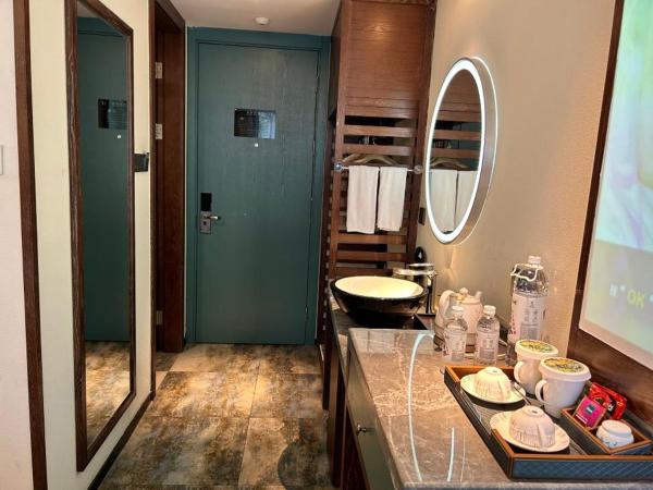 西安大雁塔大唐不夜城美豪雅致酒店 : photo 1 de la chambre cinema king room