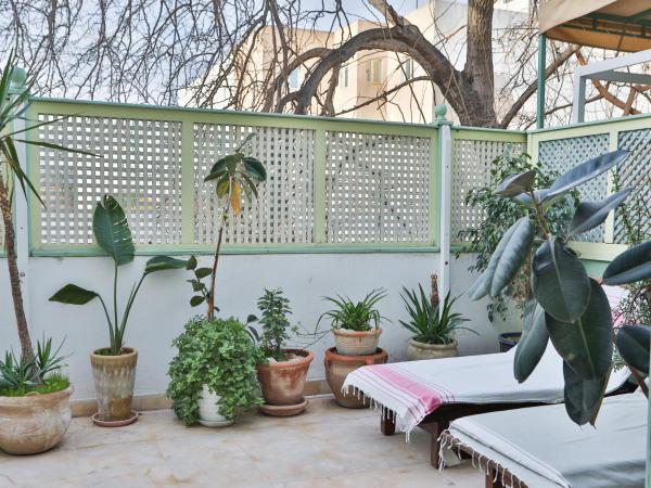 Dar Souad : photo 6 de la chambre chambre triple avec terrasse