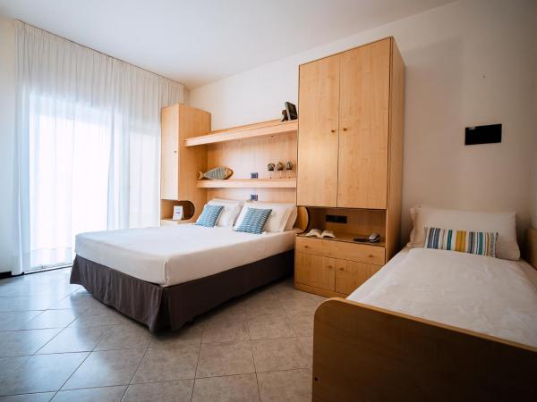 Hotel Niagara : photo 1 de la chambre chambre triple standard