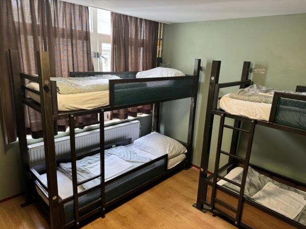 Amsterdam Hostel Uptown : photo 2 de la chambre lit dans dortoir mixte de 6 lits