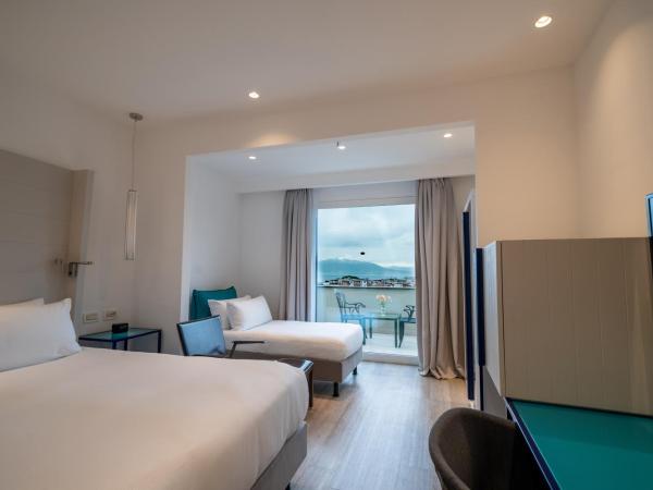 Hilton Sorrento Palace : photo 7 de la chambre chambre triple supérieure - vue sur mer