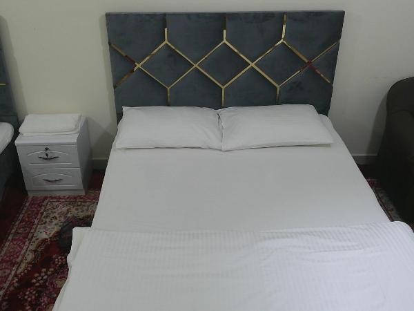 Ruby Star Hostel Dubai F2 : photo 4 de la chambre chambre familiale avec salle de bains