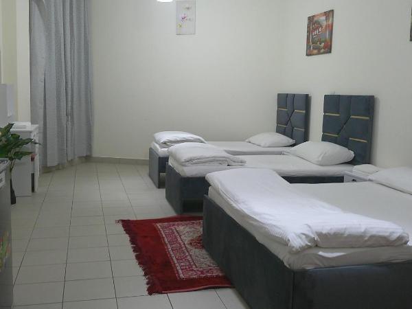 Ruby Star Hostel Dubai F2 : photo 3 de la chambre chambre familiale avec salle de bains