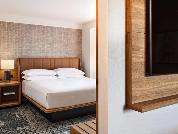 Sheraton Phoenix Downtown : photo 3 de la chambre governor suite, club level, 1 bedroom presidential suite