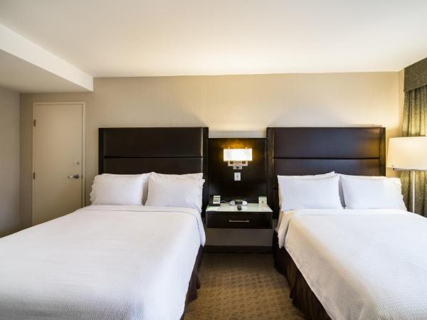 Holiday Inn Vancouver-Centre Broadway, an IHG Hotel : photo 2 de la chambre chambre exécutive avec 2 lits queen-size - non-fumeurs