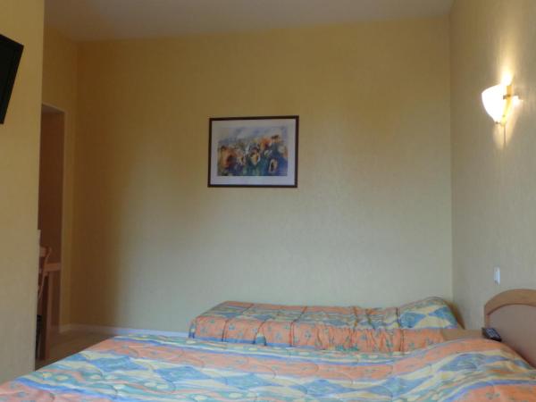 Hotel La Renaissance : photo 3 de la chambre chambre triple confort avec vue sur mer