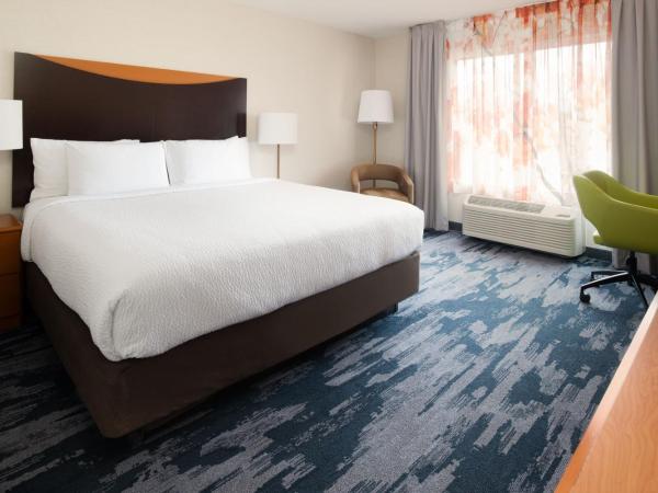 Fairfield Inn & Suites by Marriott Portland Airport : photo 1 de la chambre chambre lit king-size