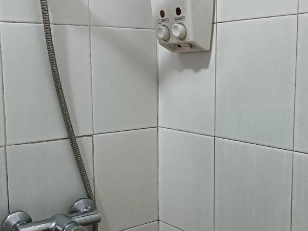 Norrarat Place นรรัตน์ เพลส : photo 9 de la chambre chambre lits jumeaux avec salle de bains privative