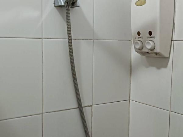 Norrarat Place นรรัตน์ เพลส : photo 9 de la chambre chambre triple avec salle de bains privative