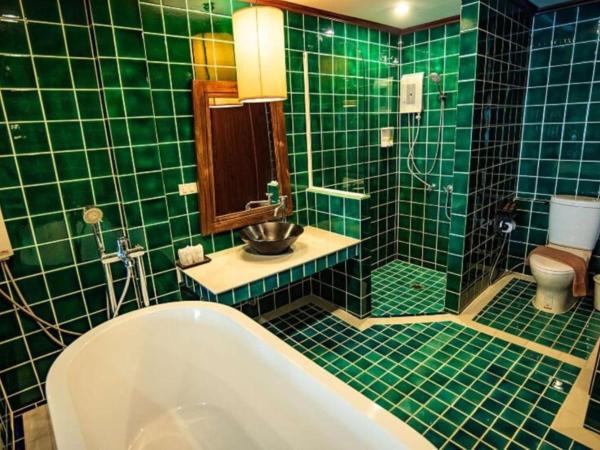 The LD Pattaya Hotel : photo 5 de la chambre suite - vue sur piscine