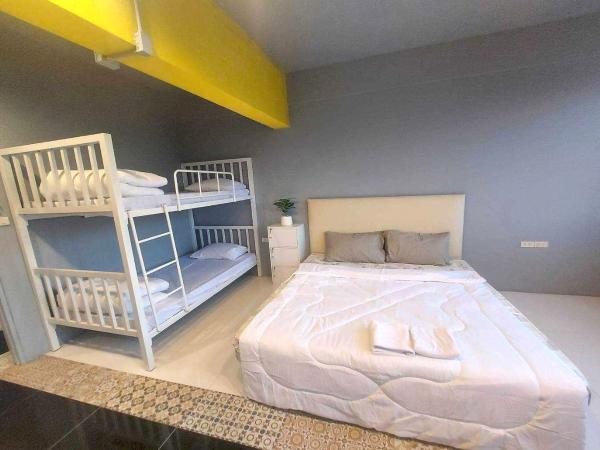 OYO 75465 Lucky Hostel - Huai Khwang : photo 2 de la chambre lit dans dortoir mixte de 6 lits