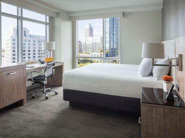 Hyatt Centric Midtown Atlanta : photo 1 de la chambre chambre d'angle lit king-size