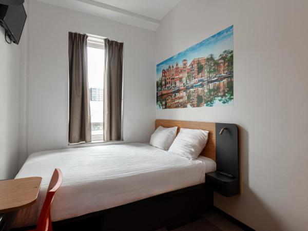 easyHotel Amsterdam Arena Boulevard : photo 1 de la chambre chambre double Économique