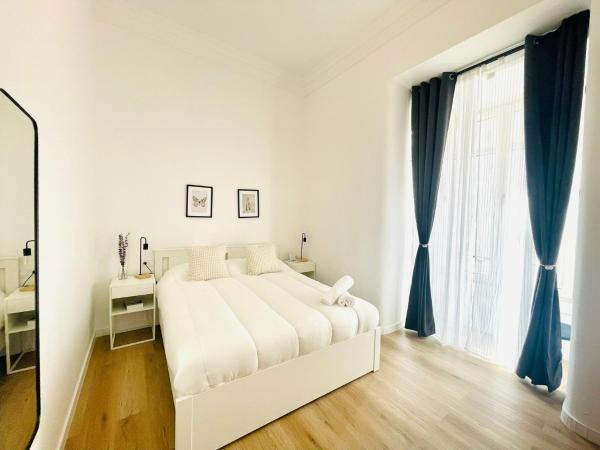 Suites Larios : photo 4 de la chambre chambre double standard avec salle de bains commune