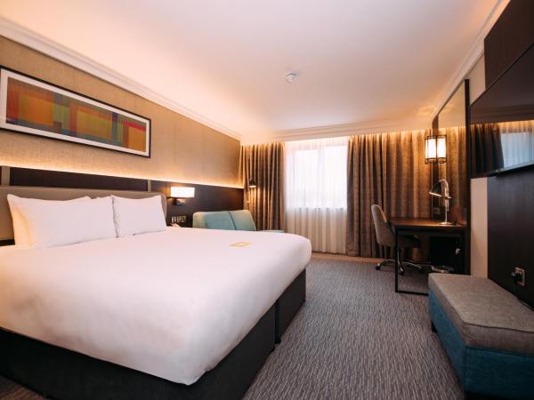 Crowne Plaza - Belfast, an IHG Hotel : photo 1 de la chambre chambre king standard avec canapé-lit