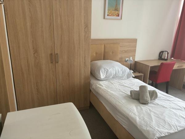 Golden's Apart-Hotel : photo 9 de la chambre chambre double