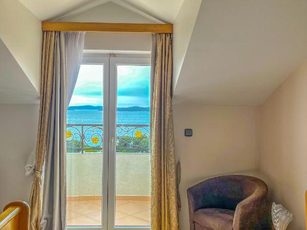 Hotel Miramare : photo 8 de la chambre chambre double standard avec balcon - vue sur mer