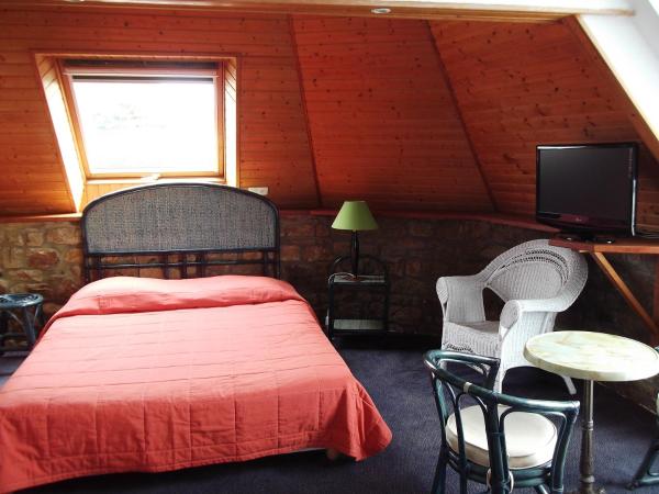 Les Rochers : photo 1 de la chambre chambre triple - vue sur mer