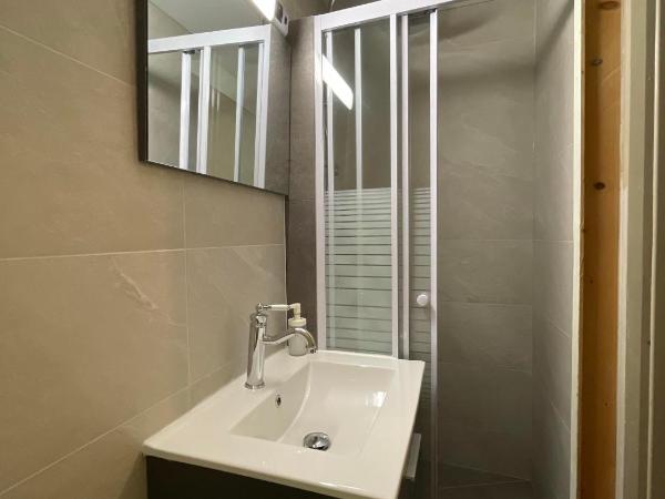 Initial by balladins, Hôtel Broisin : photo 2 de la chambre chambre triple standard