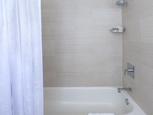 Sheraton Grand Seattle : photo 3 de la chambre chambre double avec 2 lits doubles et baignoire adaptée - accessible aux personnes à mobilité réduite
