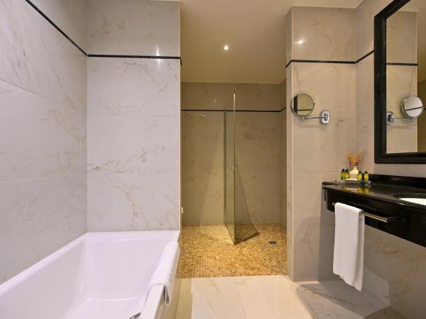 Grand Hotel Casselbergh : photo 5 de la chambre suite junior - vue sur beffroi