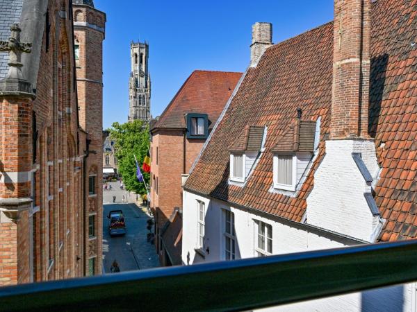 Grand Hotel Casselbergh : photo 4 de la chambre suite junior - vue sur beffroi