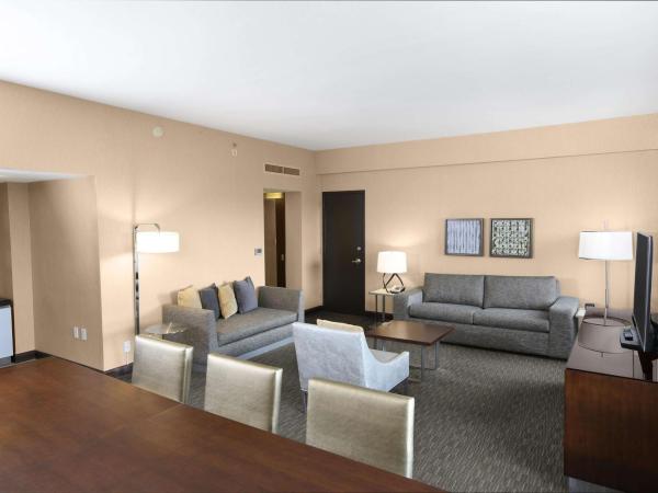 Hilton San Francisco Union Square : photo 3 de la chambre suite 1 chambre avec salon