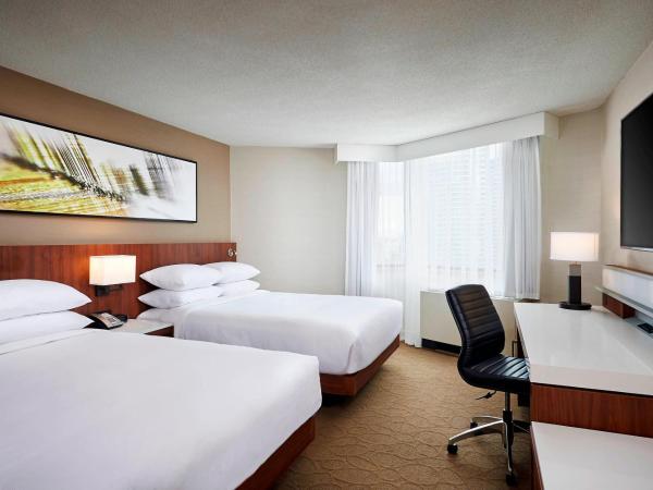 Delta Hotels by Marriott Toronto Mississauga : photo 1 de la chambre chambre de luxe 2 lits queen-size
