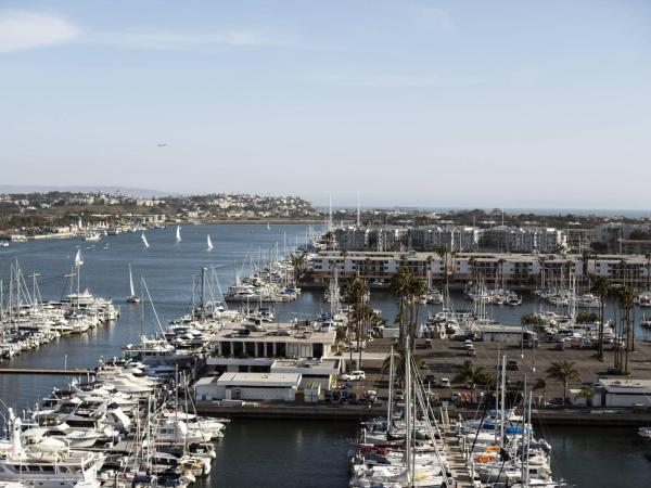 The Ritz-Carlton, Marina del Rey : photo 6 de la chambre chambre avec lit king-size et balcon - vue sur port de plaisance