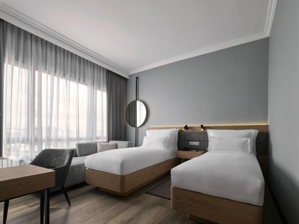 AC Hotel by Marriott Kuantan : photo 5 de la chambre premium twin, guest room, 1 twins, sofa bed