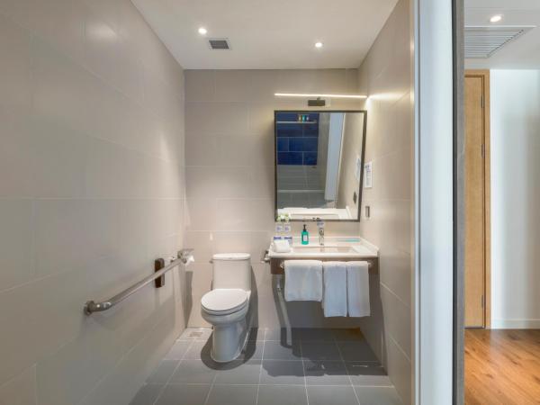 Holiday Inn Express Qingdao Chengyang Central, an IHG Hotel : photo 1 de la chambre chambre lit king-size standard - accessible aux personnes à mobilité réduite