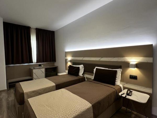 Mediterranea Hotel & Convention Center : photo 10 de la chambre twin standard