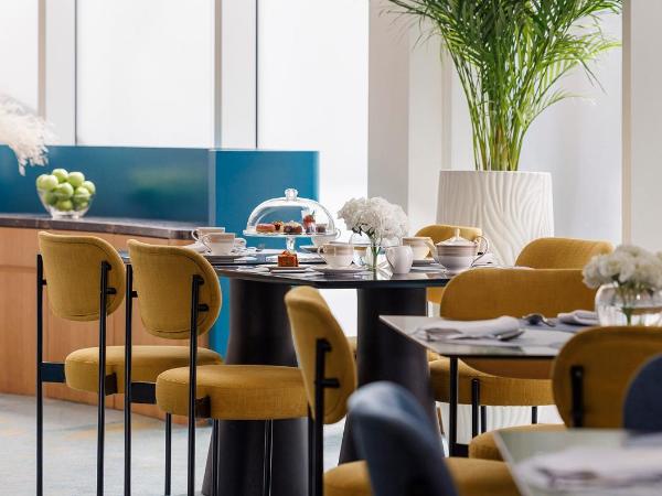 Jumeirah Beach Hotel Dubai : photo 10 de la chambre chambre club - vue sur l'océan et accès au salon club - comprend le petit-déjeuner et le goûter quotidiens, des boissons et canapés en soirée, des rafraîchissements toute la journée et l’accès au parc aquatique wild wadi™