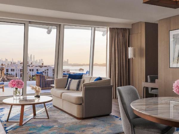 Jumeirah Beach Hotel Dubai : photo 2 de la chambre suite 2 chambres - vue sur l'océan et terrasse privée - comprend le petit-déjeuner et le goûter quotidiens, des boissons et des canapés en soirée, l'accès au salon club avec des rafraîchissements toute la journée et l'accès au parc aquatique wil