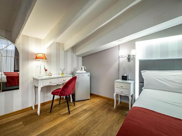 Antico Centro Suite : photo 5 de la chambre chambre double ou lits jumeaux mansardée