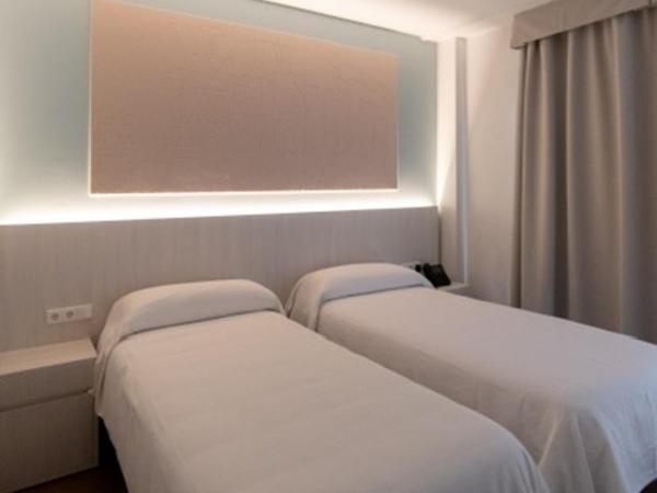 Hotel Alkazar : photo 2 de la chambre chambre lits jumeaux